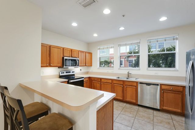 2 of 19 - 1740 San Benito Way #4, West Palm Beach, FL