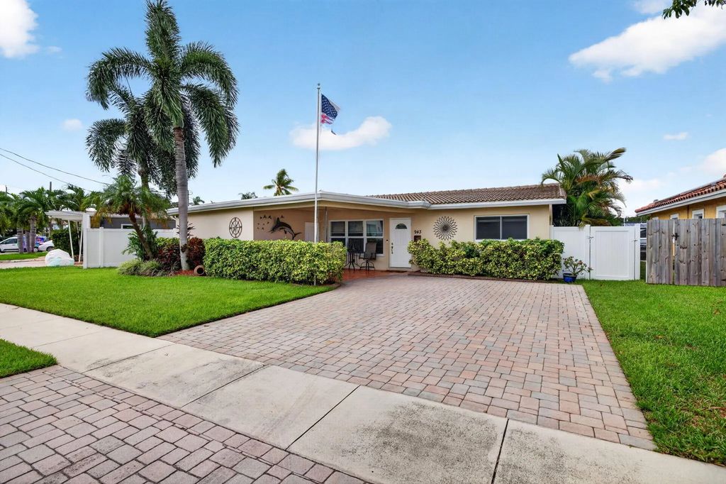 943 Nautilus Isle, Dania Beach