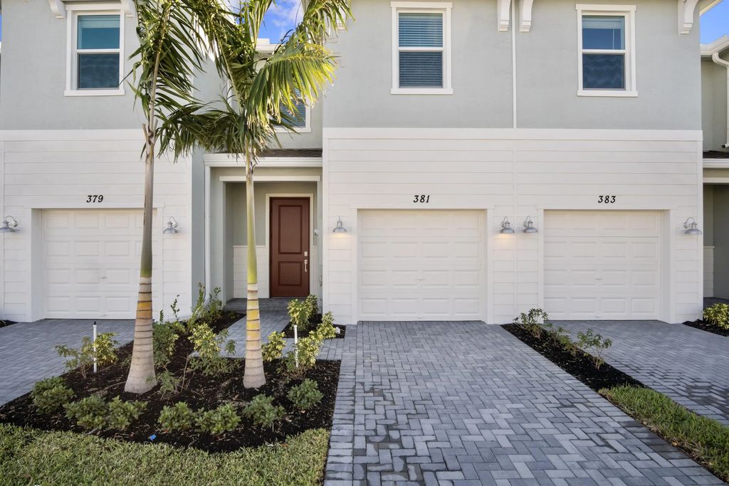 381 Se Crossoak Lane, Port St. Lucie
