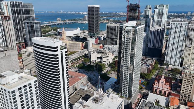 2 of 38 - 225 N Miami Avenue #2207, Miami, FL