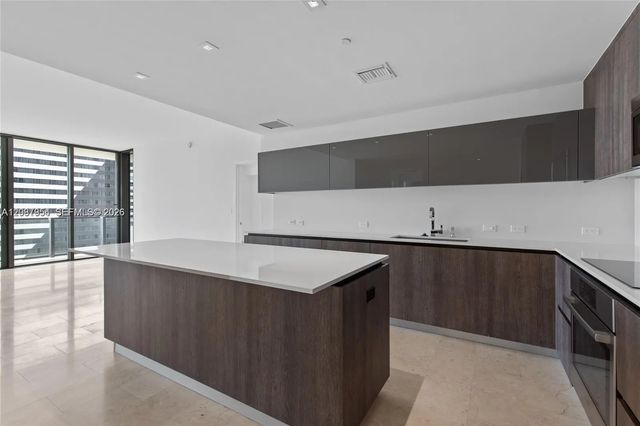 3 of 26 - 88 Sw 7th Street #904, Miami, FL