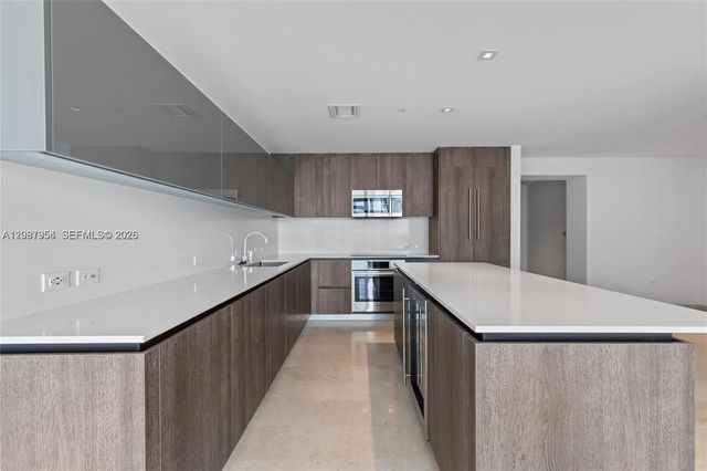 4 of 26 - 88 Sw 7th Street #904, Miami, FL