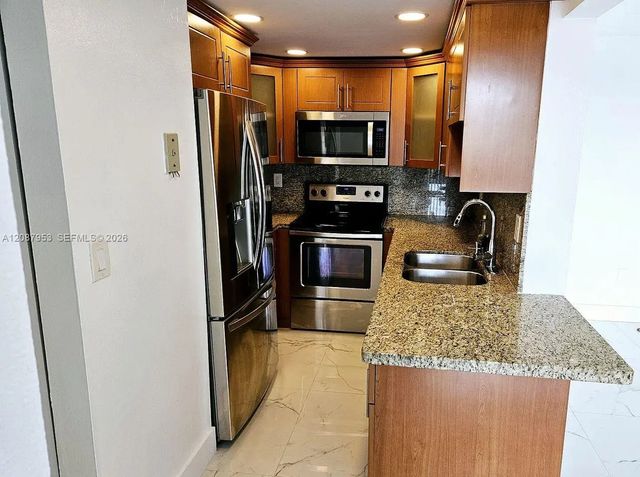 2 of 19 - 9682 Fontainebleau Boulevard #207, Miami, FL