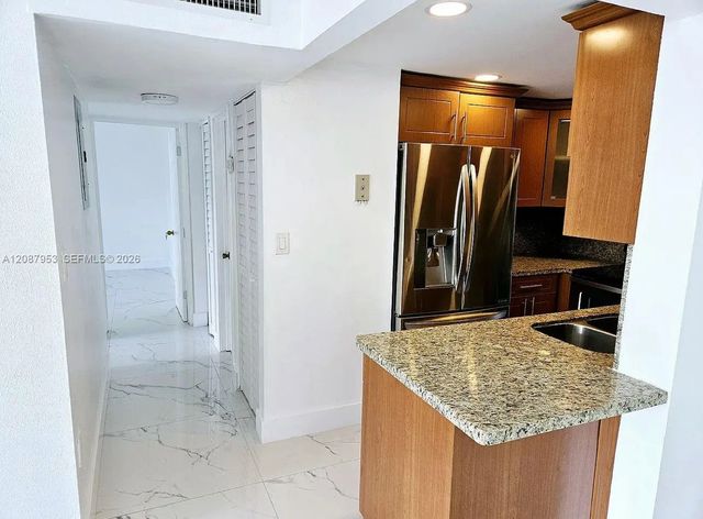 3 of 19 - 9682 Fontainebleau Boulevard #207, Miami, FL