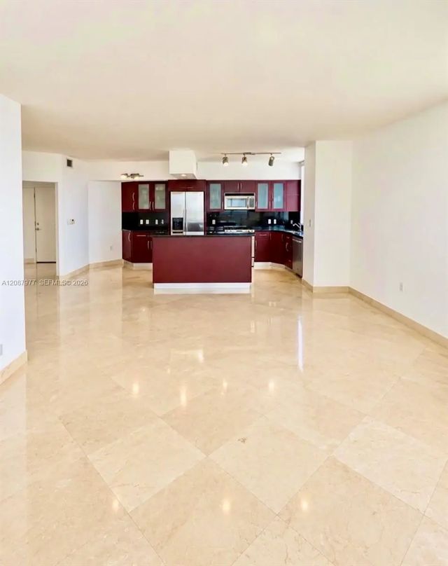 4 of 17 - 1330 West Avenue #702, Miami Beach, FL