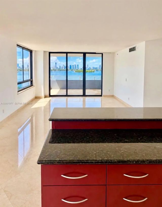 5 of 17 - 1330 West Avenue #702, Miami Beach, FL
