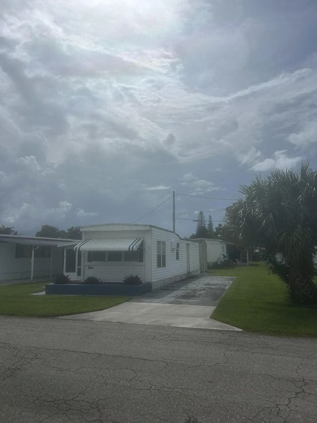2 of 10 - 5400 Se Jack Avenue #k3, Stuart, FL