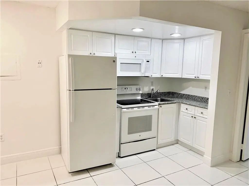 19455 Ne 10 Avenue #2-121, North Miami Beach