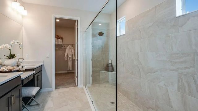 4 of 40 - 692 Se Ranch Oak Circle, Port St. Lucie, FL