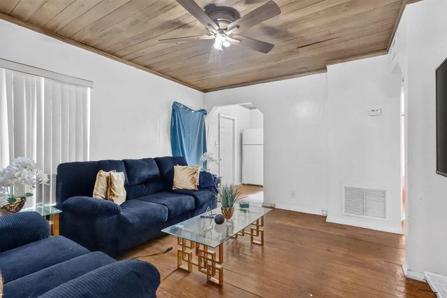 4 of 16 - 323 Nw 4th Avenue, Delray Beach, FL