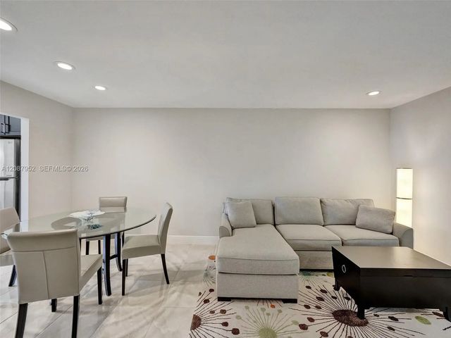 5 of 34 - 207 Cape Cod Circle #207, Lake Worth, FL