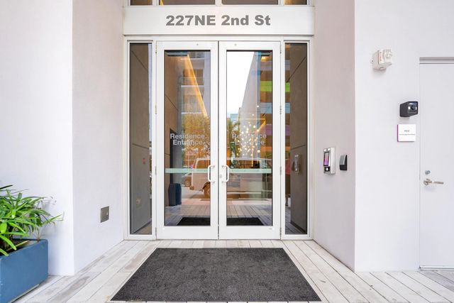 3 of 39 - 227 Ne 2nd Street #2801, Miami, FL