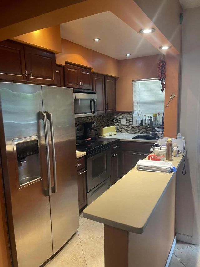 3 of 8 - 1700 Cleveland Street #apt 204, Hollywood, FL