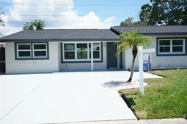 311 Country Club Drive, 