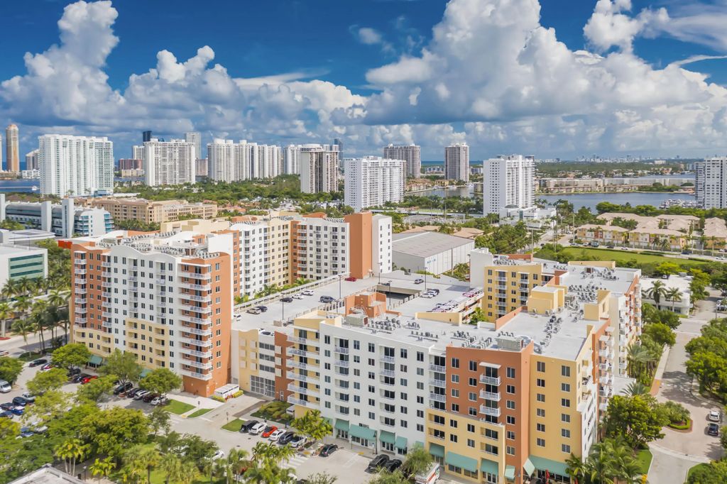 18800 Ne 29th Avenue, Miami