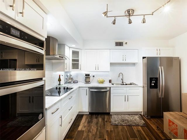 2 of 21 - 3500 Mystic Pointe Drive #1607, Aventura, FL