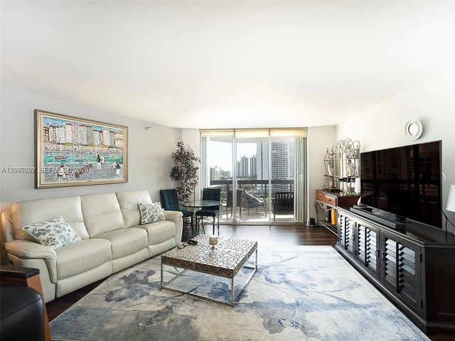 4 of 21 - 3500 Mystic Pointe Drive #1607, Aventura, FL