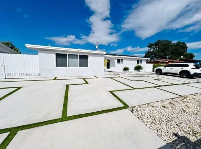 2 of 11 - 10521 Caribbean Boulevard, Cutler Bay, FL