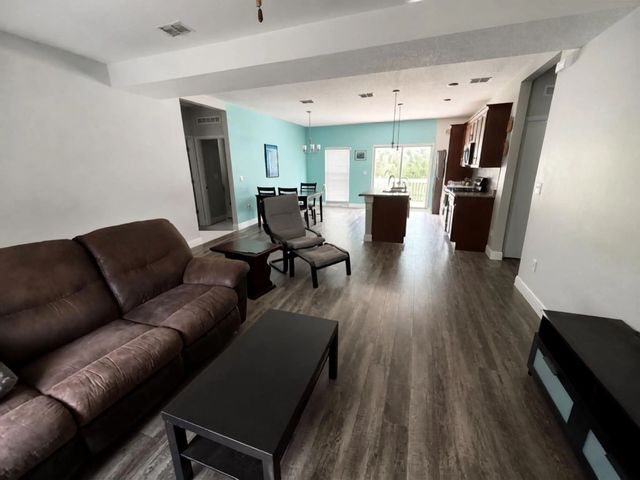 3 of 17 - 3239 Telesca Road Se, Palm Bay, FL
