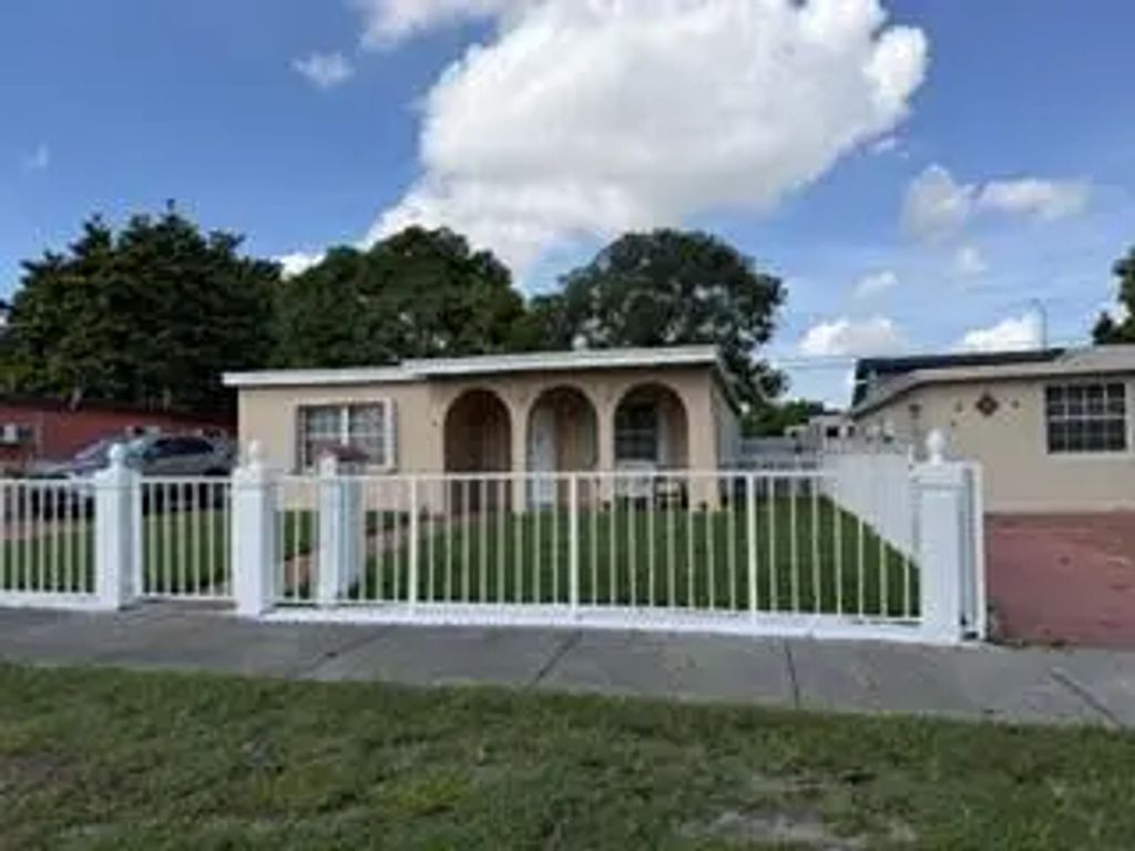3582 W 2nd Avenue, Hialeah