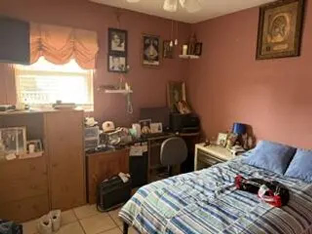 5 of 13 - 3582 W 2nd Avenue, Hialeah, FL