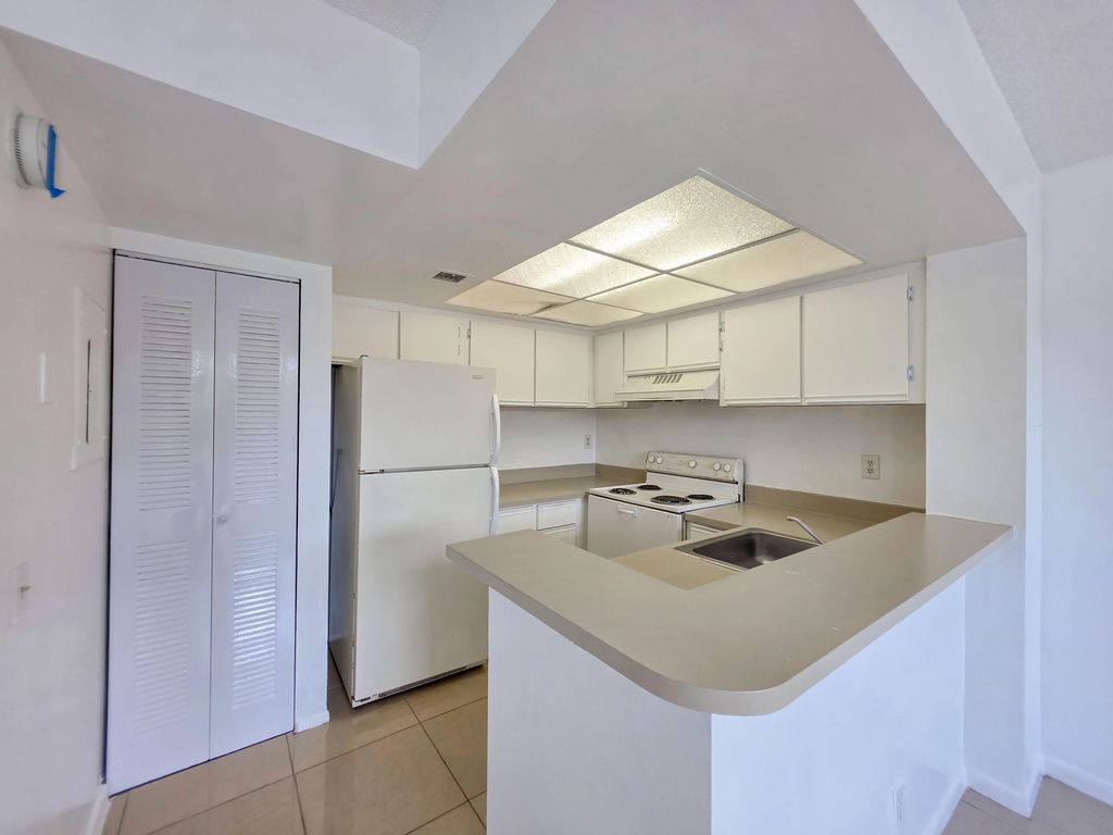 708 Executive Center Drive #12, West Palm Beach