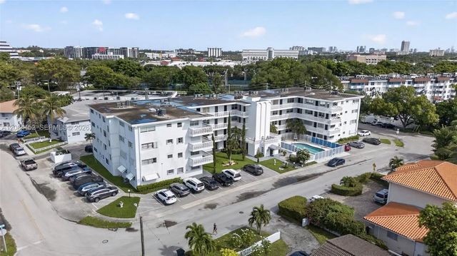 3 of 30 - 11685 Canal Drive #303, North Miami, FL