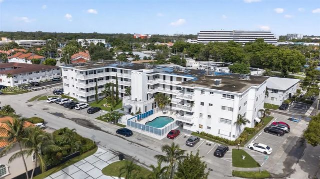 5 of 30 - 11685 Canal Drive #303, North Miami, FL