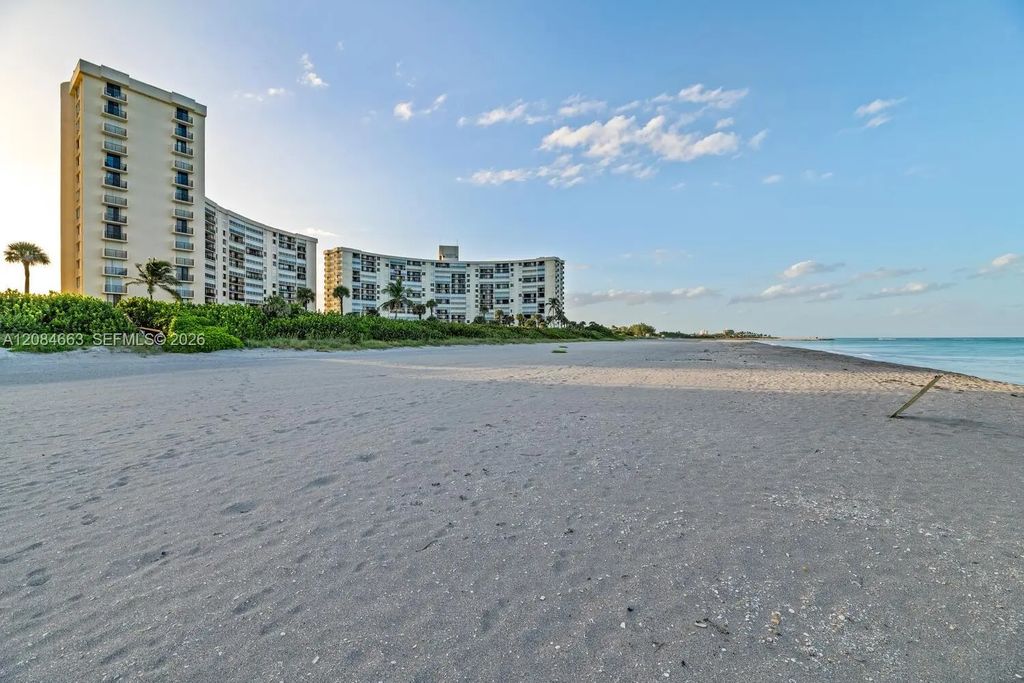 400 Ocean Trail Way #302, Jupiter