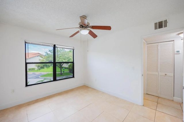 5 of 24 - 1524 Lake Crystal Drive #e, Royal Palm Beach, FL
