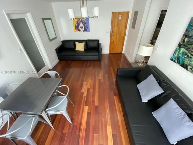 4 of 15 - 420 15th Street #205, Miami Beach, FL