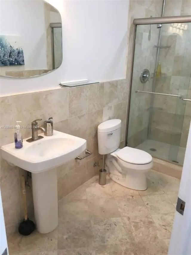 5 of 15 - 420 15th Street #205, Miami Beach, FL