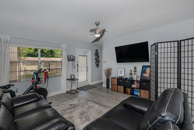 3 of 24 - 7610 Nw 1st Street #205, Margate, FL