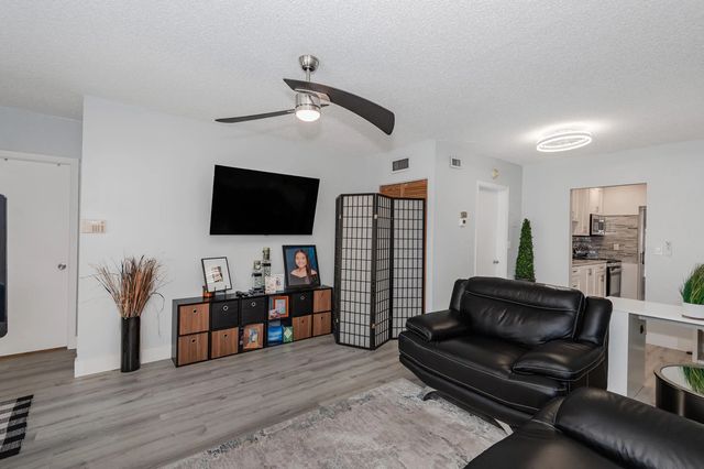 4 of 24 - 7610 Nw 1st Street #205, Margate, FL