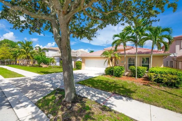3 of 47 - 13945 S Cypress Cove Circle, Davie, FL