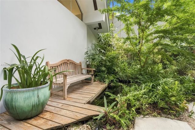 5 of 25 - 4005 S Loquat Avenue, Miami, FL