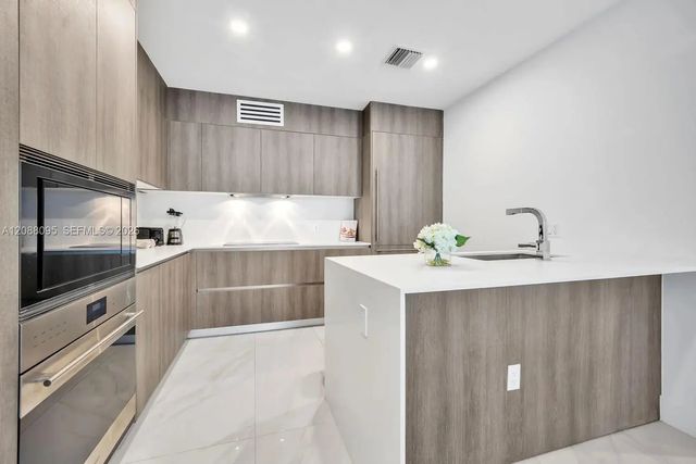 5 of 16 - 17550 Collins Avenue #1003, Sunny Isles Beach, FL