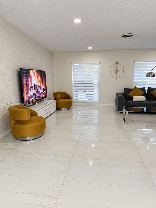 5 of 25 - 695 Sw 65th Avenue, Margate, FL
