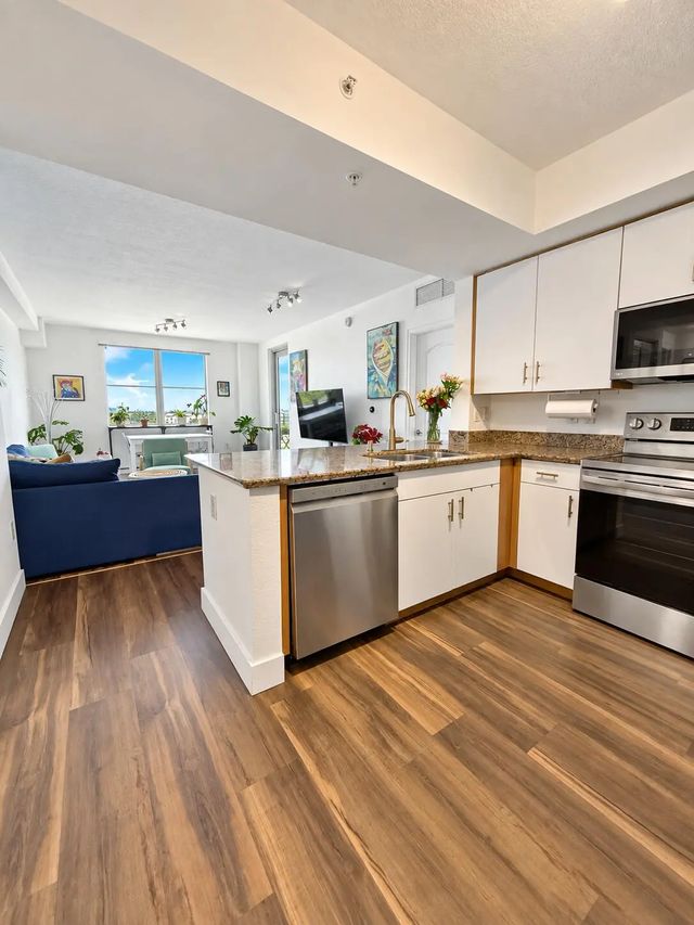 2 of 41 - 1830 Radius Drive #708, Hollywood, FL