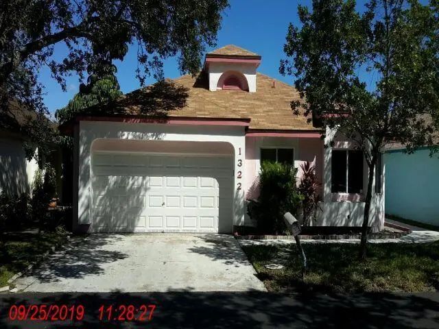 1322 E Glen Oak Road, North Lauderdale