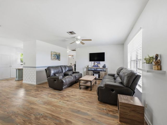 5 of 37 - 234 La Mancha Avenue, Royal Palm Beach, FL