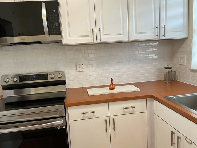 4 of 19 - 2720 N Pine Island Road #305, Sunrise, FL
