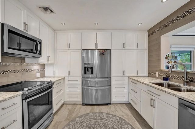 2 of 34 - 418 Nw 20th Street, Wilton Manors, FL