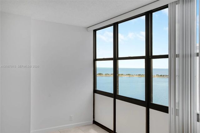 4 of 32 - 1901 Brickell Avenue #b1702, Miami, FL