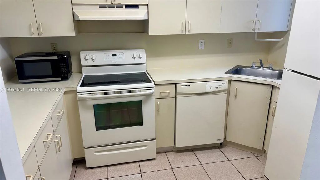 2710 W 76th Street #208, Hialeah