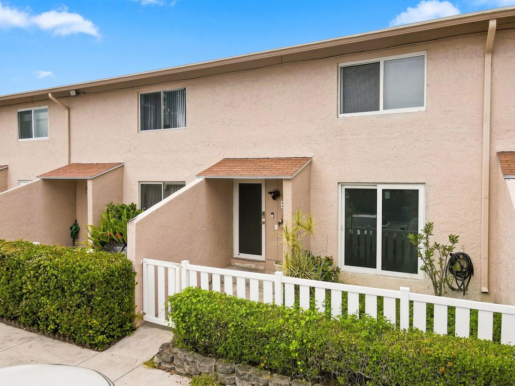 1739 Nw 80th Avenue #e, Margate