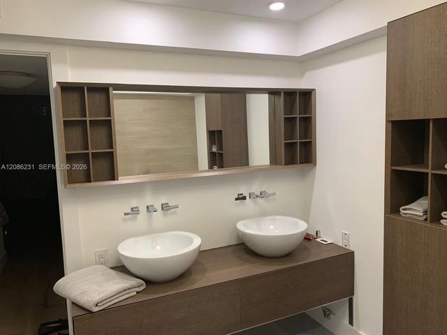 4 of 16 - 210 Sea View Drive #506, Key Biscayne, FL