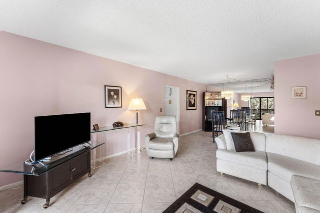 4 of 27 - 708 Sunny Pine Way #h2, Greenacres, FL
