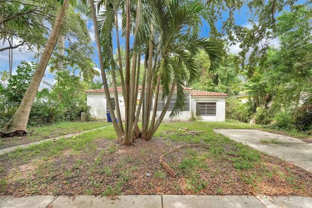 424 Minola Drive, Miami Springs