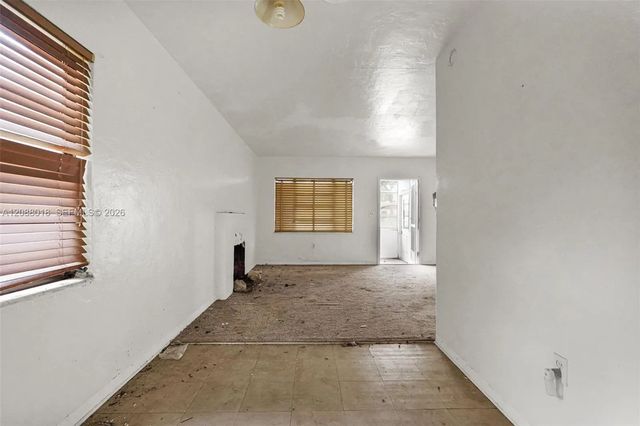 4 of 22 - 424 Minola Drive, Miami Springs, FL